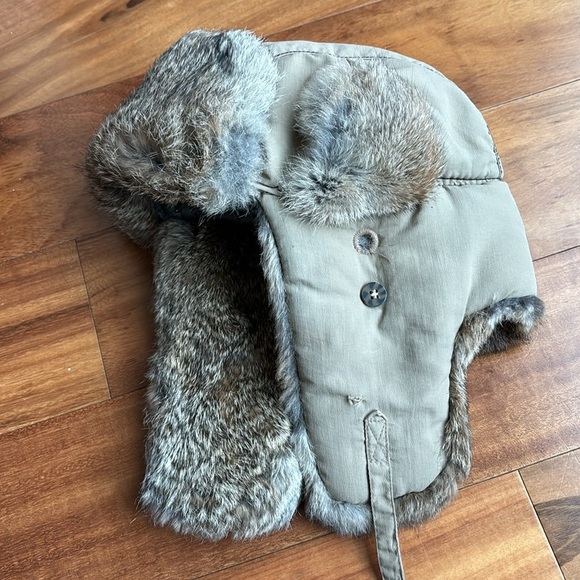 Fur hat - Picture 4 of 10